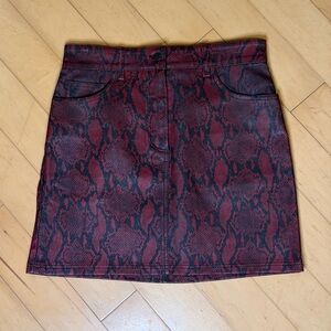 A.L.C. Snakeskin Print Leather Mini Skirt Women’s Size 0 Burgundy Black Edgy